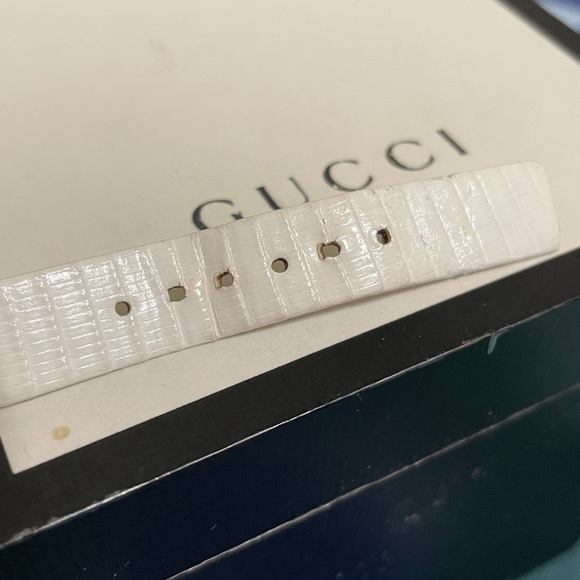 Gucci White Textured Ladies Leather Watch - Picture 6 of 15